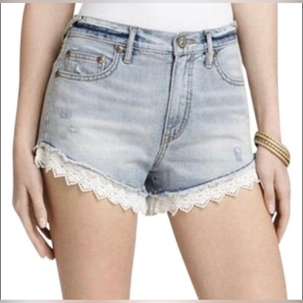Free People Blue Denim Jeans‎ Shorts White Lace Trim Bottoms Women’s Size 25 W - Picture 4 of 8